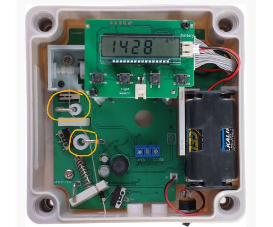 Automatisk døråbner til hønsehus